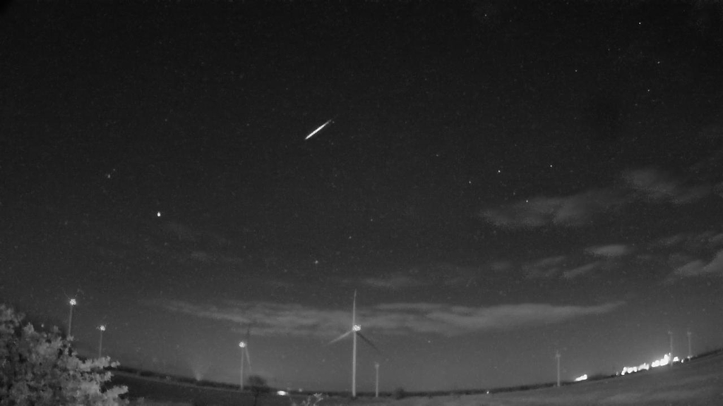 Meteor_20230502_003720.jpg