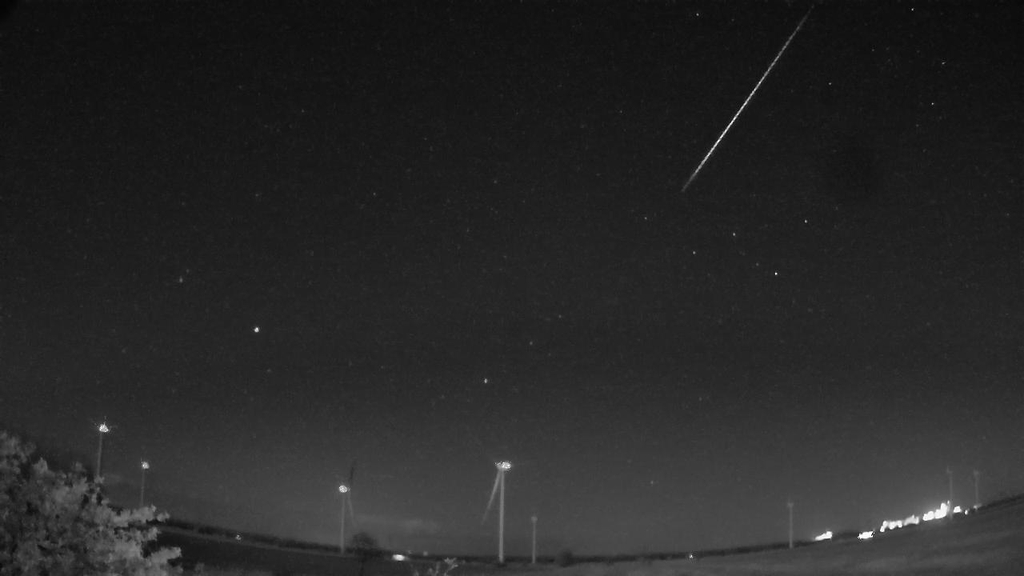 Meteor_20230502_005628.jpg