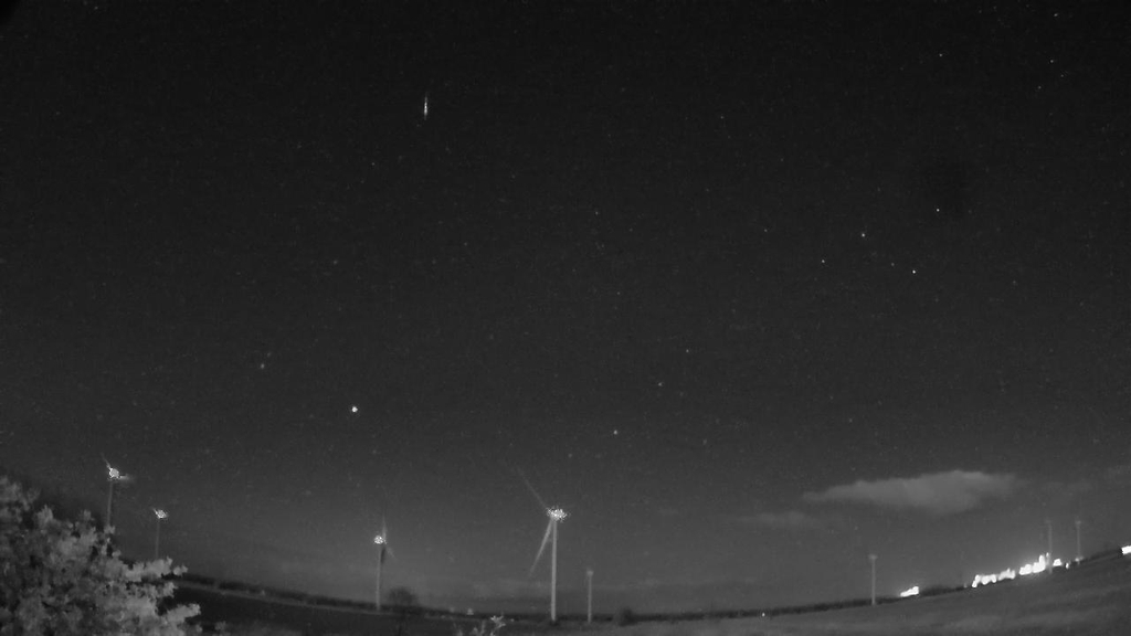Meteor_20230502_013210.jpg