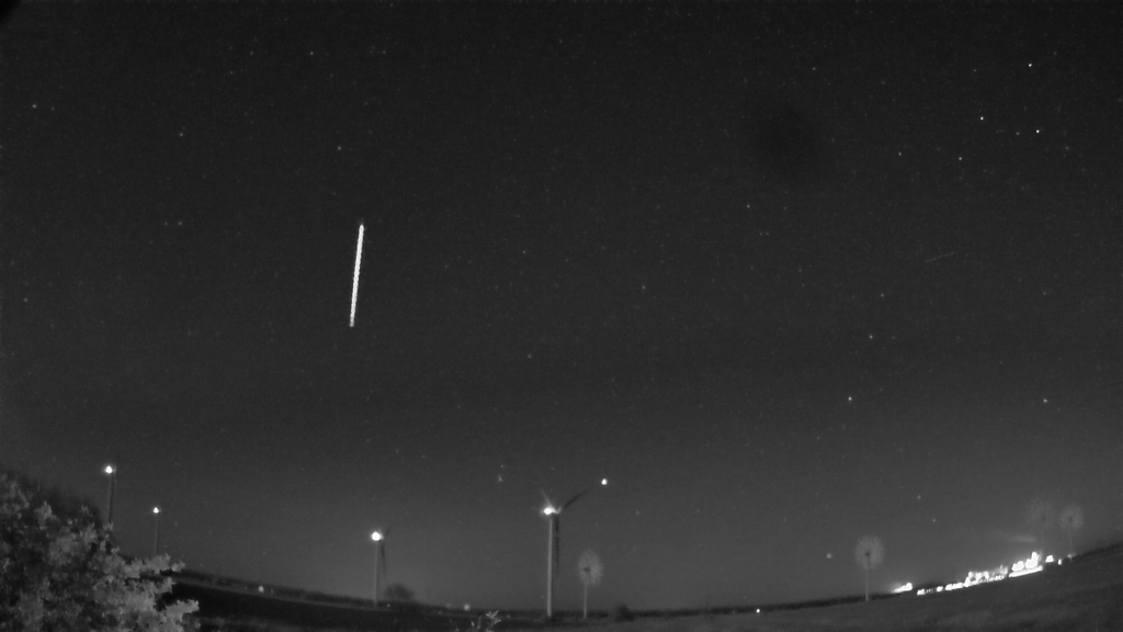Meteor_20230504_031929.jpg