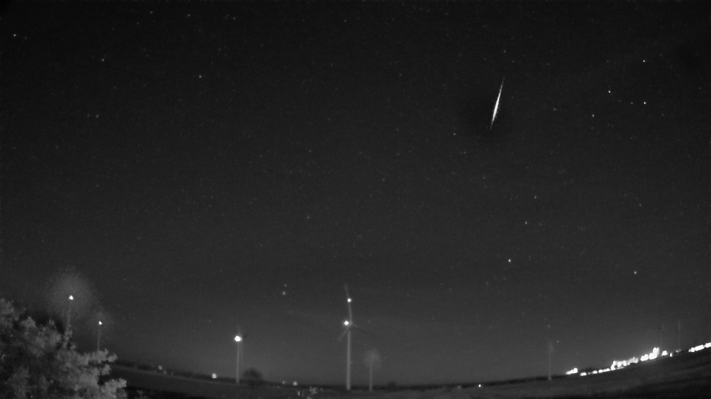 Meteor_20230508_024149.jpg