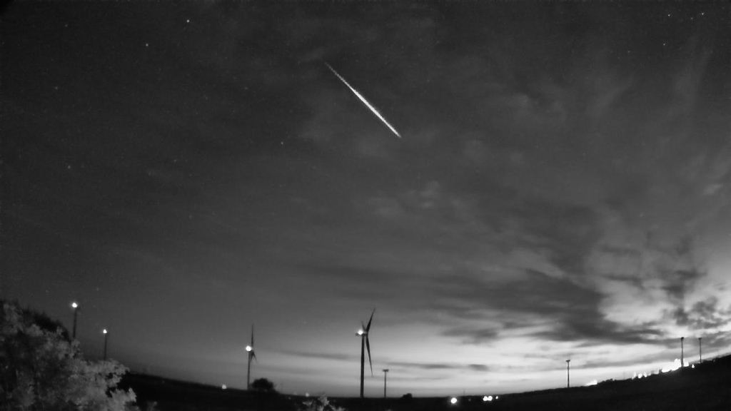 Meteor_20230519_033025.jpg